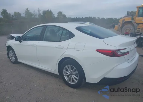 2025 Toyota Camry Le z USA, uszkodzony, nr VIN 4T1DAACK3SU045989